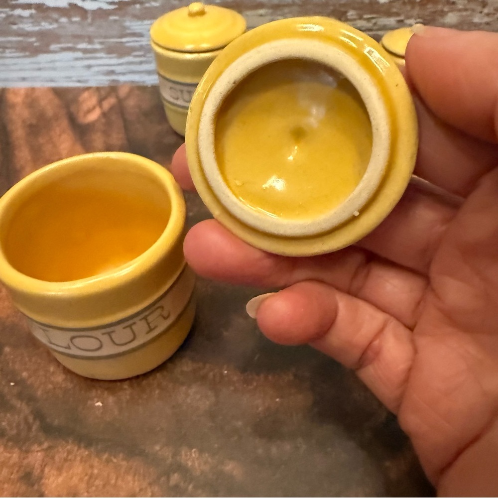 THT 1994 Tender Heart Treasure Miniature Yellow Canisters Pottery Yellow - Picture 4 of 10
